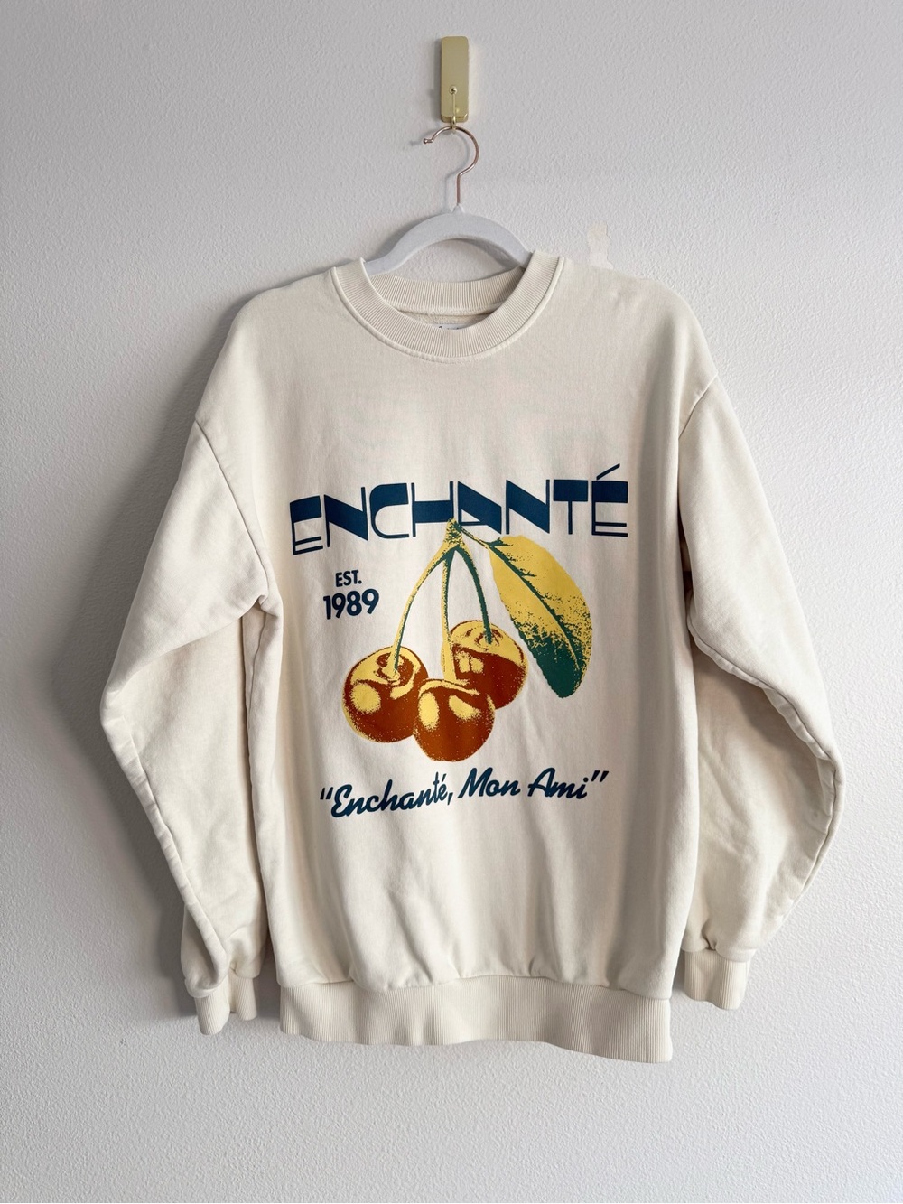 Enchanté By Daniel Ricciardo graphic cherry print crewneck sweatshirt Sz S